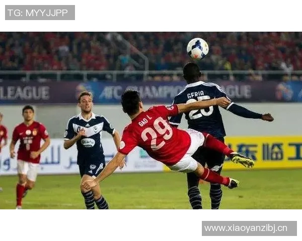 恒大与广岛三箭的对决引发日本球迷热议与评论分析