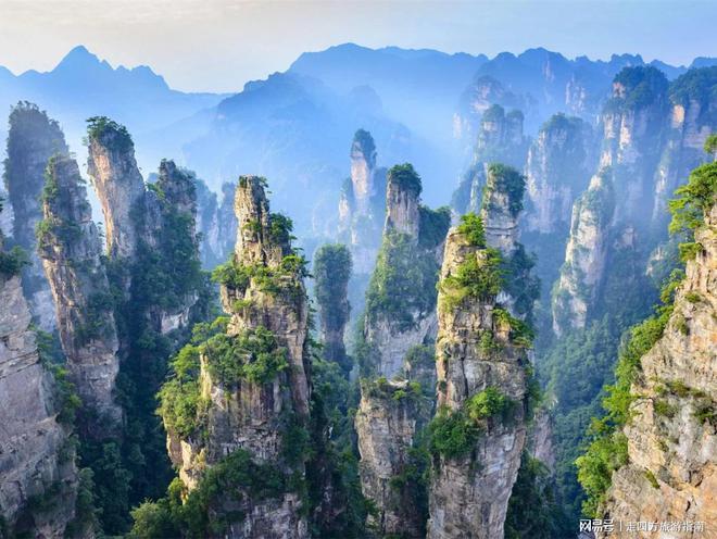 体育运动假期去张家界五天怎样玩？人均几钱？报团5天凤凰古城+芙蓉镇(图3)