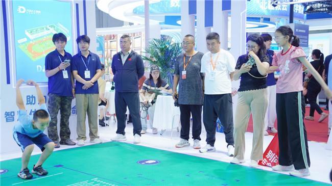 南宫28ng相信品牌力量环球首发聪慧体育配备表态大沩AI助力边陲教诲数字化(图3)